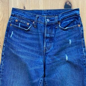 Women’s Levi’s cropped boyfriend jeans Size 28